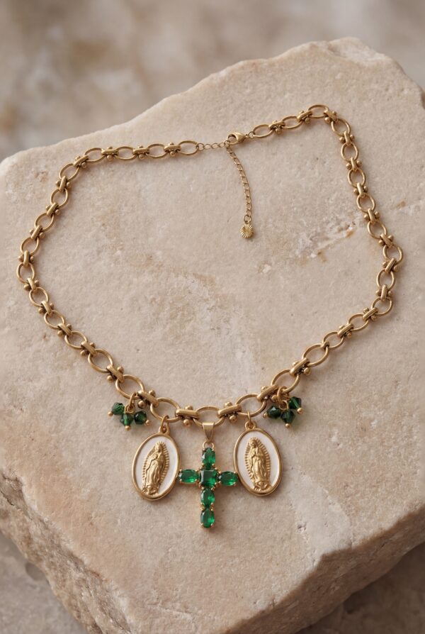 Collier Divina